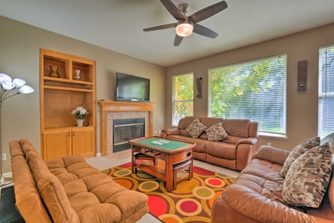Family-Friendly Tracy House with Patio & Grill! House in Tracy