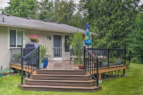 Cozy Home By Henderson Bay - 8 Miles to Gig Harbor House in Hood Canal