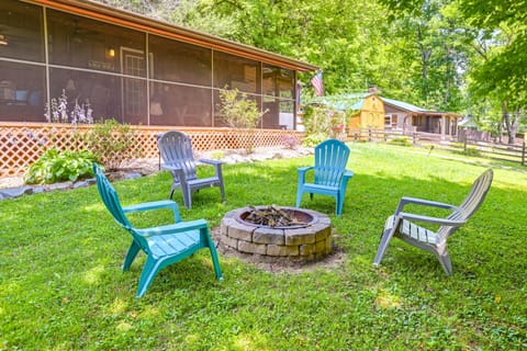 Bryson City Home w/ Deck ~ 1 Mi to Fontana Lake House in Fontana Lake