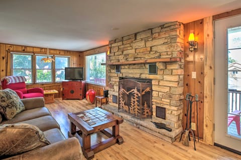 Pet-Friendly Home w/ Views of Lake Delavan! House in Wisconsin