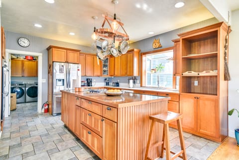 Rainier Home on 20 Acres w/ Blueberry Farm! House in Washington