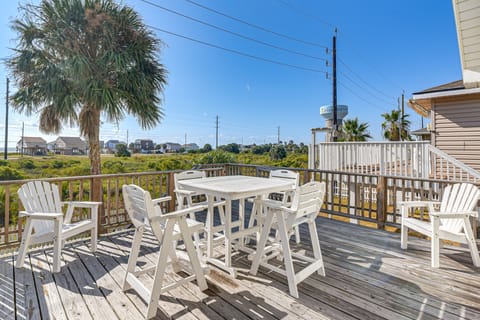 Ocean-View Beach House in Galveston, Dogs Welcome! House in Galveston Island