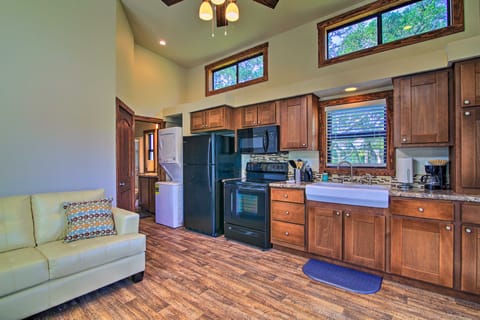 Fredericksburg Cottage ~ 1 Mile to Main Street! Cottage in Fredericksburg