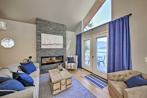 Lake Pend Oreille Home w/ Dock & Paddle Boards Cottage in Lake Pend Oreille