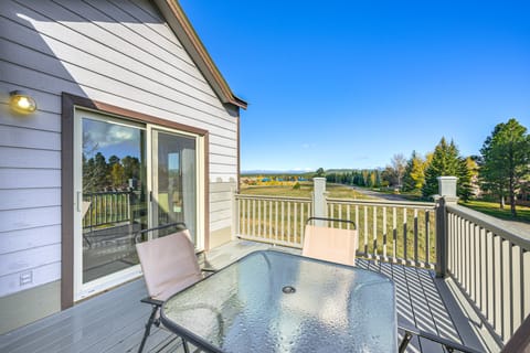 Pagosa Condo w/ Deck, 4 Mi to Hot Springs & Dtwn Apartment in Pagosa Springs