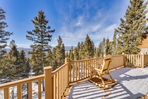 'Burning Sky Lodge': Private Hot Tub & Ski-In/Out House in Angel Fire
