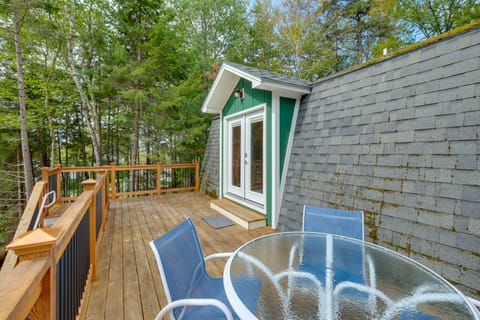 Cozy Apt w/ Deck, ~ 5 Miles to Acadia Nat'l Park! Apartment in Northeast Harbor