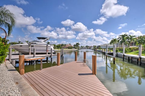Canalfront Home w/ Private Saltwater Pool! House in Marco Island