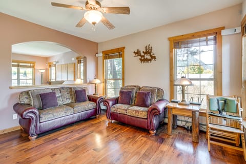 2 Mi to Frisco Slopes: Cozy Retreat w/ Mtn Views! House in Frisco
