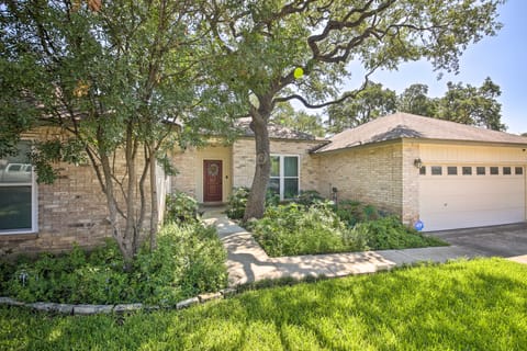 Family-Friendly San Antonio Home w/ Hot Tub & Deck House in San Antonio