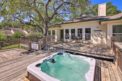 Family-Friendly San Antonio Home w/ Hot Tub & Deck House in San Antonio