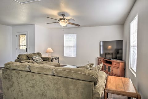 Home w/ Yard: 1 Mi to Indian Rocks Beach & Golf House in Indian Rocks Beach