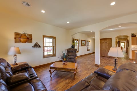 'McJugger’s Loft:' Walk to Lake, Park, Restaurants Apartment in Wisconsin