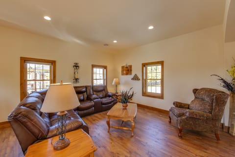 'McJugger’s Loft:' Walk to Lake, Park, Restaurants Apartment in Wisconsin