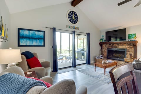 Hot Tub & Deck: Margaritaville Resort Retreat! House in Lake of the Ozarks