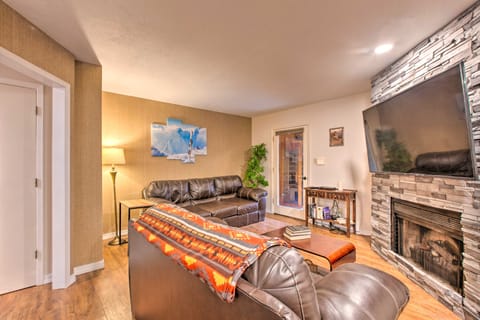 2 Blocks to Skiing & MTB: Angel Fire Condo Apartment in Angel Fire
