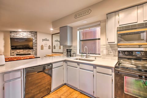 2 Blocks to Skiing & MTB: Angel Fire Condo Apartment in Angel Fire