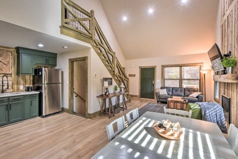 Creekside Craftsman Retreat in North GA Mountains! House in Georgia