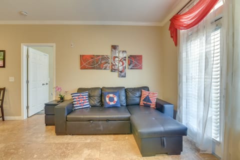 Steps to Beach & Seawall! Galveston Condo w/ Pool Apartment in Galveston Island