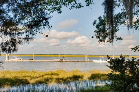 St Simons Island Condo w/ Deck & Outdoor Shower Apartment in Saint Simons Island