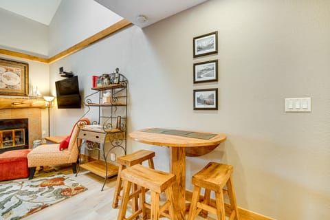 Ski & Relax Fireside: Frisco Gem w/ Resort Perks! Apartment in Frisco