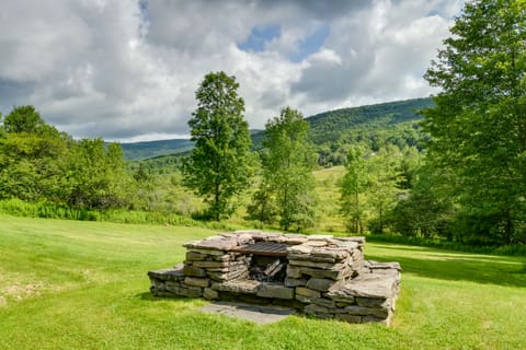Quiet Catskills Getaway w/ Deck & Mtn Views House in Capital District, NY, USA