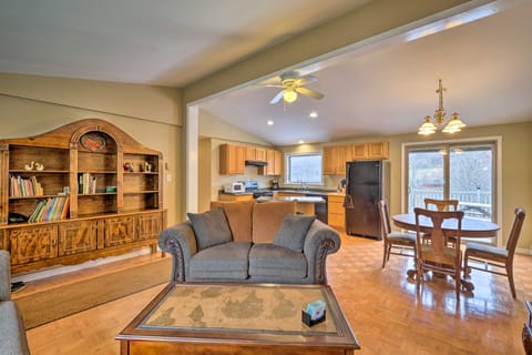 Quiet Catskills Getaway w/ Deck & Mtn Views House in Capital District, NY, USA