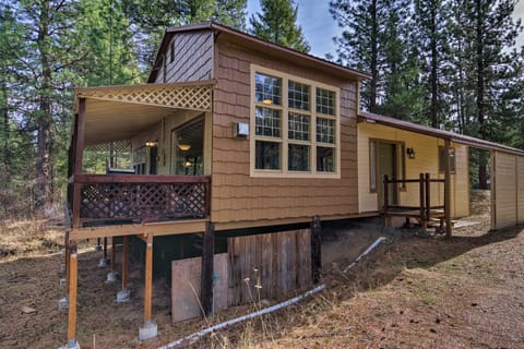 Private Cabin, 5-Min Drive to Hot Springs & Golf! House in Valley County