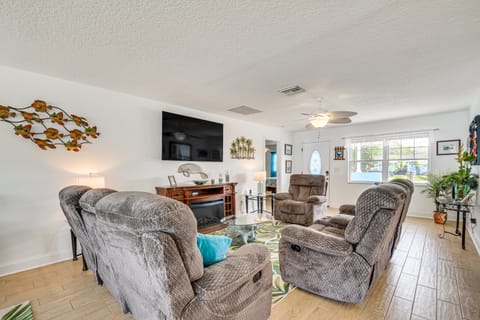 Boat Dock & Kayaks: Canalfront Home in Homosassa House in Homosassa