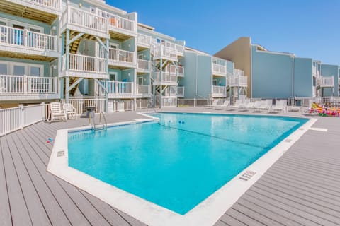 'Salt & Light' Oceanfront Condo w/ Pool & Elevator Apartment in Ocean Isle Beach
