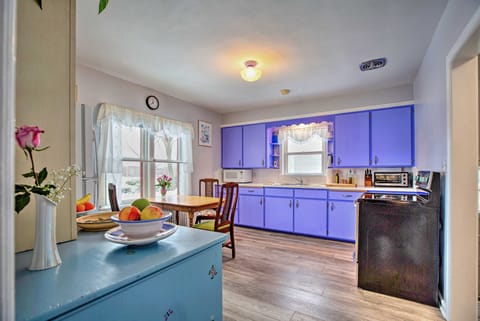 Cozy Cedarburg House - Walk to Historic Downtown! House in Cedarburg