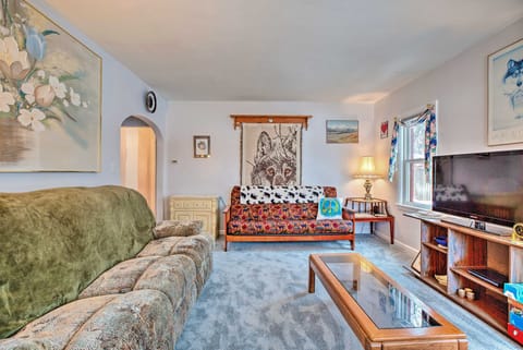 Cozy Cedarburg House - Walk to Historic Downtown! House in Cedarburg