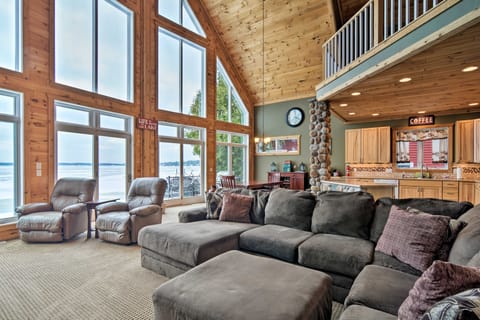 Hike & Ski! Family-Friendly Lake Mitchell Oasis House in Michigan