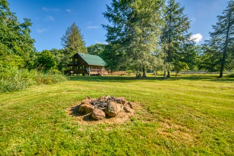 Scenic Log Cabin with Fire Pit & Stocked Creek! House in Allegheny River