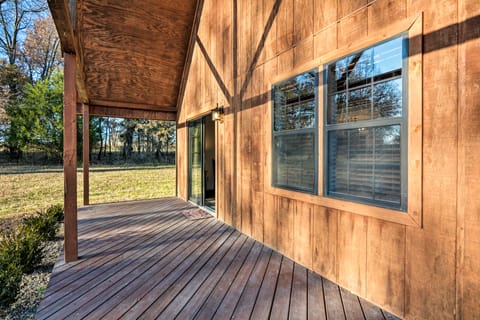 Luxury Cabin w/ Pond, Working Ranch Near Nevada House in Ozark Mountains