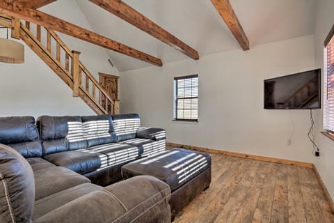 Luxury Cabin w/ Pond, Working Ranch Near Nevada House in Ozark Mountains