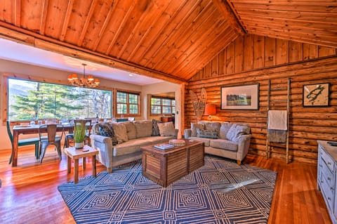Log Cabin in Wilmington w/ New Hot Tub By Skiing! House in Wilmington