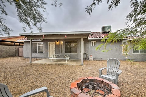 Yuma Retreat w/ Fire Pit in a Golf Course Mecca! House in Fortuna Foothills