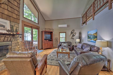 Hot Tub & Scenic Views: Beech Mountain Retreat House in Beech Mountain