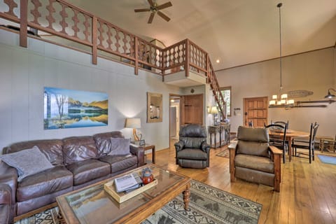 Hot Tub & Scenic Views: Beech Mountain Retreat House in Beech Mountain