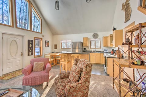 Lakes of the North Home on Snowmobile & ATV Trail! Cottage in Michigan