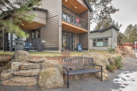 ‘The Ark at Farewell Park,’ 20 Mi to Mt Bachelor! House in Bend