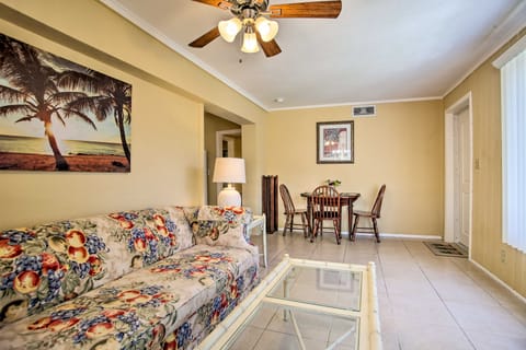 Ideally Located Abode w/ Gazebo in Pompano Beach! House in Pompano Beach