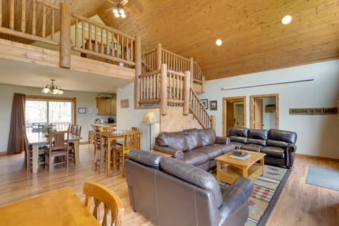 Cabin w/ On-Site Trails - 15 Miles to Mt Rushmore! House in West Pennington