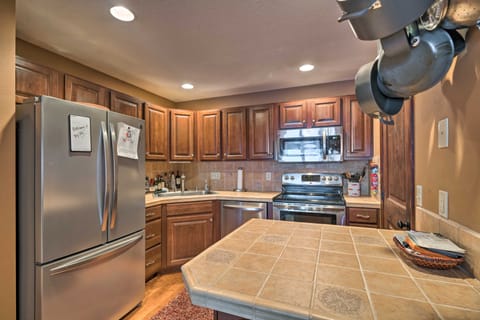 Charming Big Sky Ski Nook < 1 Mile to Ski Resort! Apartment in Big Sky