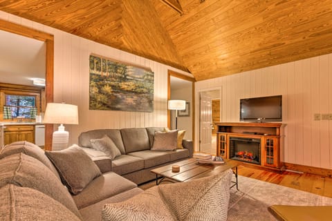 Blue Ridge Mtn Cabin Near Hiking & Biking Trails! House in Tennessee