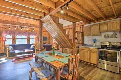 Springwater Cabin Near Hiking, Lakes, & Vineyards House in Canadice