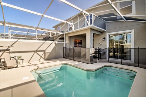 Disney-Area Townhome w/ Lanai & Resort Amenities! Apartment in Four Corners