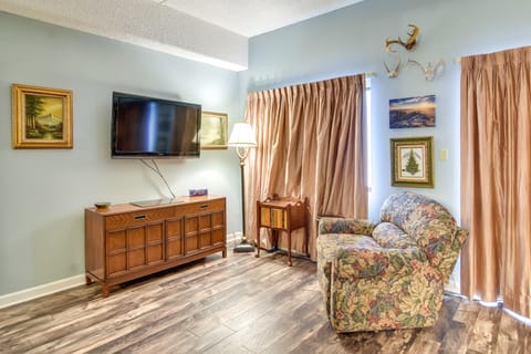 < 4 Mi to Sugar Mtn Resort: Condo w/ Indoor Pool! Apartment in Sugar Mountain