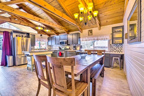 McCall Retreat w/ Hot Tub - 1/2 Mi to Downtown! House in McCall